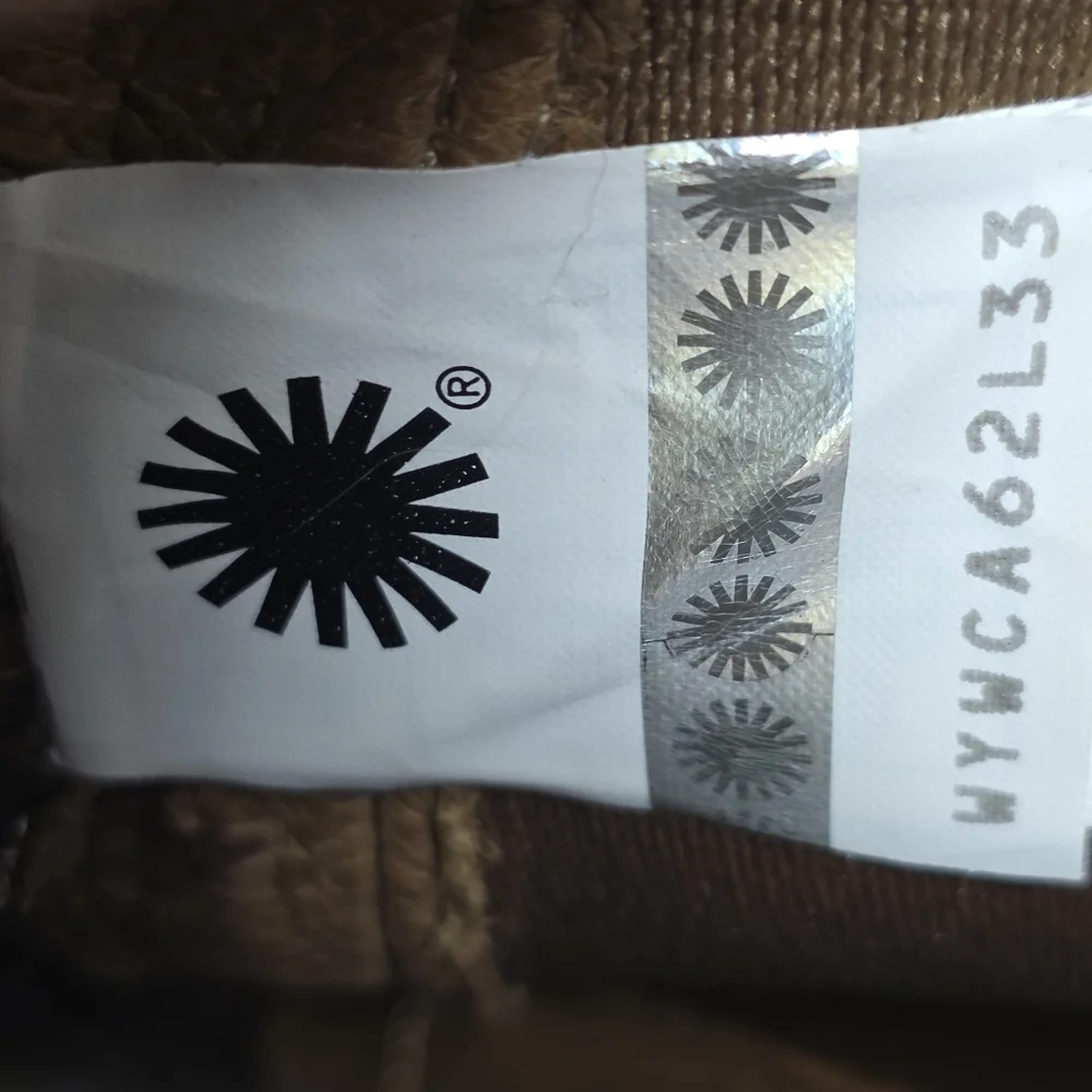 UGG  Pax Hidden Wedge  Boots Women's Size 7.5 Suede Brown Waterproof 1095136 - Picture 12 of 12